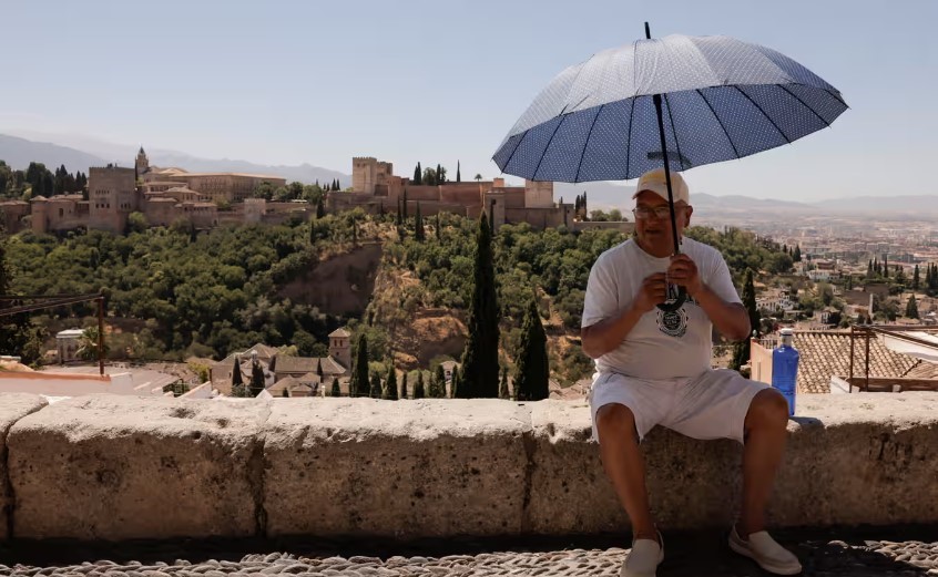 Public Health Advisor Highlights Risks for Visitors Unaccustomed to Higher Temperatures