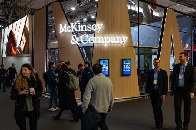 Revealed: McKinsey clients had ‘rising share of global emissions’, internal analysis shows