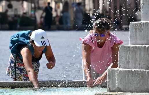 Italian Hospitals Report Increase in Heat-Related Cases as Tourists Keep Coming