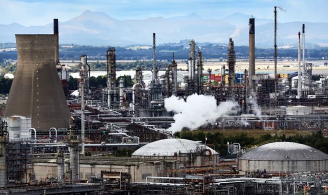 Private Equity Firms Invest Billions in Fossil Fuels, Analysis Finds