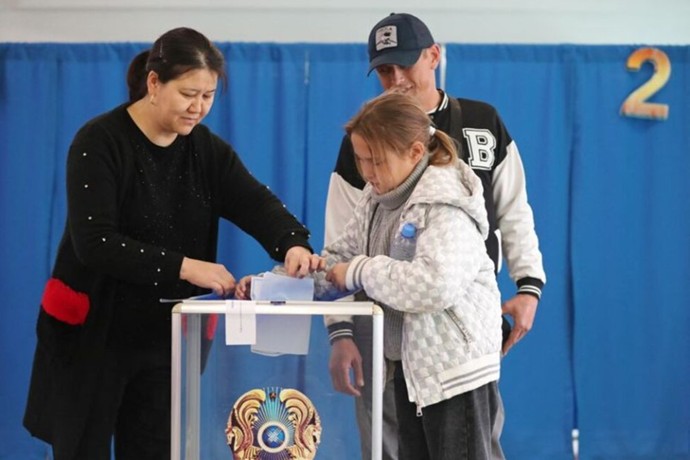 Kazakhstan Holds Referendum on Building Its First Nuclear Power Plant