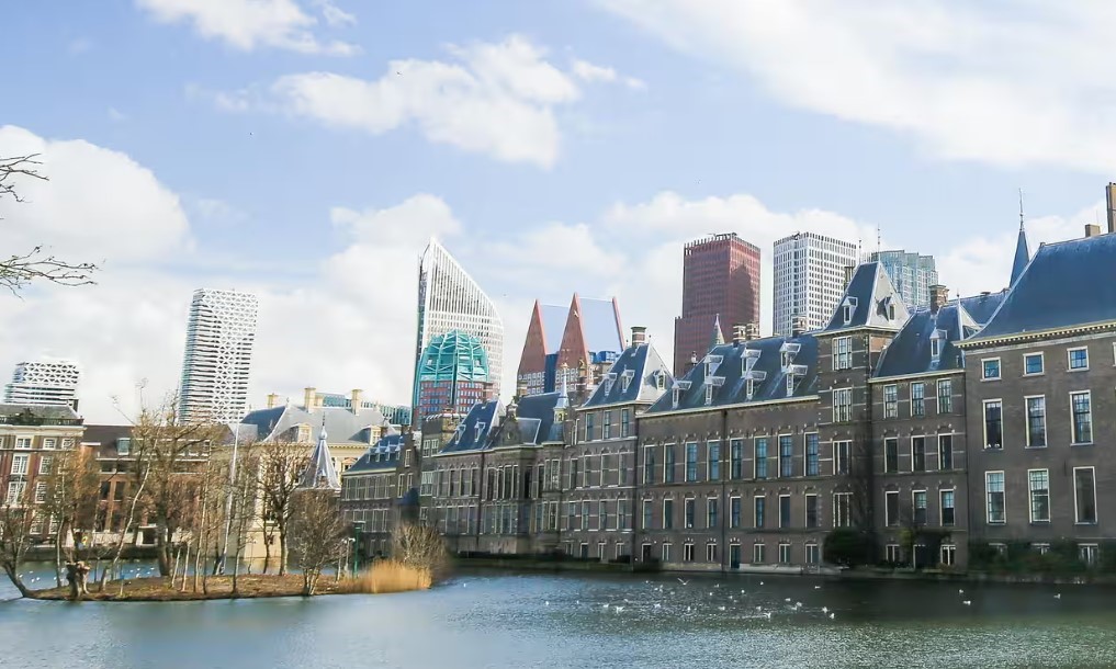 The Hague Becomes World's First City to Ban Fossil Fuel-Related Ads
