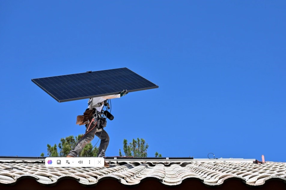 Led by the South, clean energy sector added more than 150,000 jobs last year