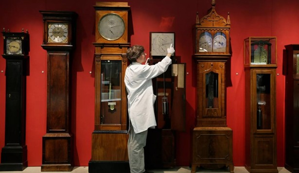 "When do the clocks go back, and does it save energy? Experts claim that the difference is minimal."